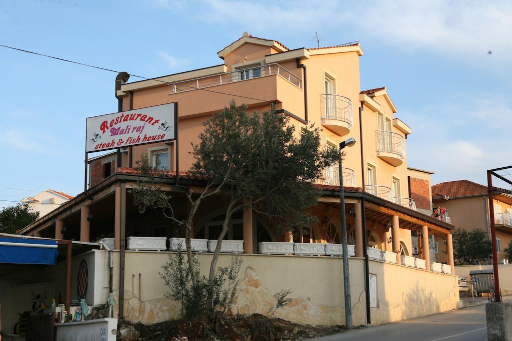Apartments Little Paradise Traù Esterno foto